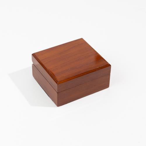 بوكس خشبي  للعود ملبس بشامواه داخلي بيج حجم صغير