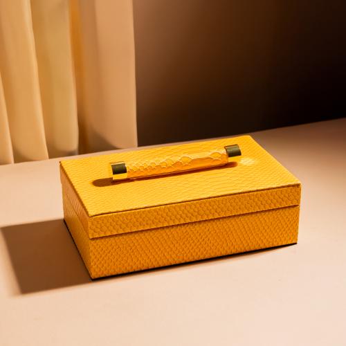 بوكس فاخر ملبس بجلد فاخر وسط