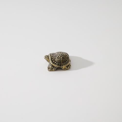 تحفه على شكل سلحفاه صغيره