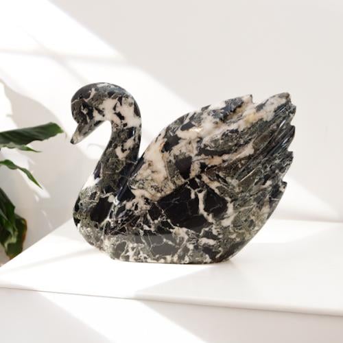 بجعه كبيره رخاميه تحفه للمكان