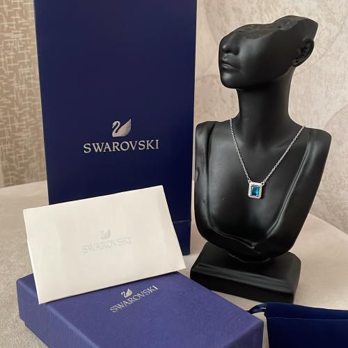 سلسال ماركة SWAROVSKI مع الملحقات