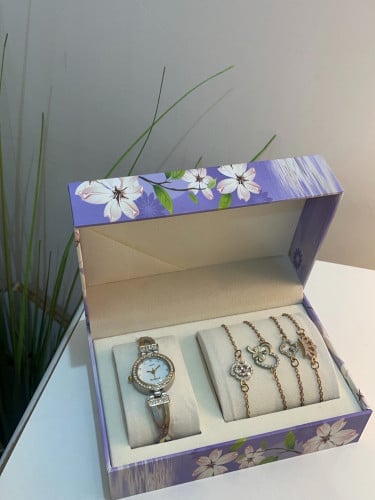 ساعه و 4 اساور