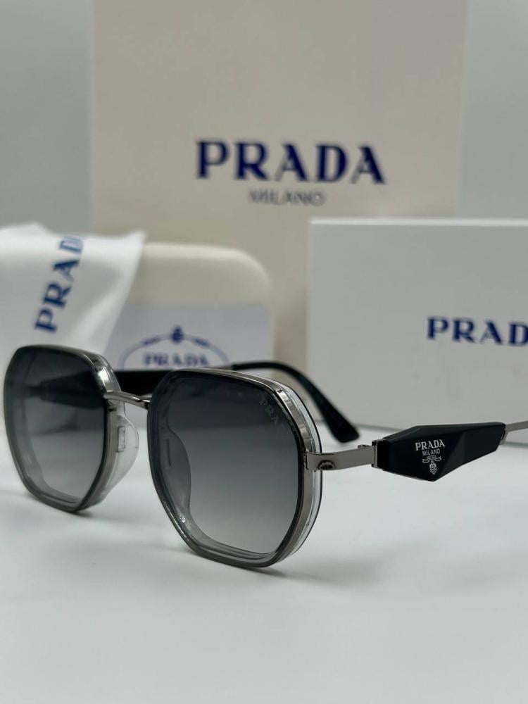 نظارات برادا PRADA