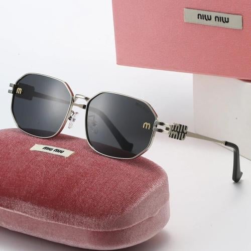 نظارات ميو ميو Miu Miu فضي أسود