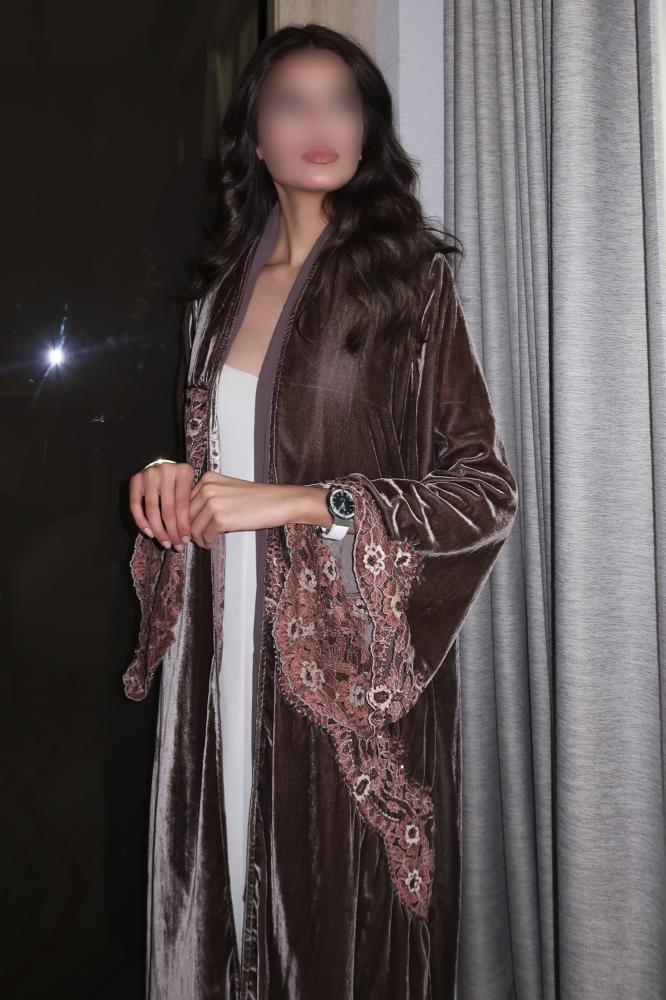 عباية كلوش مع دانتيل