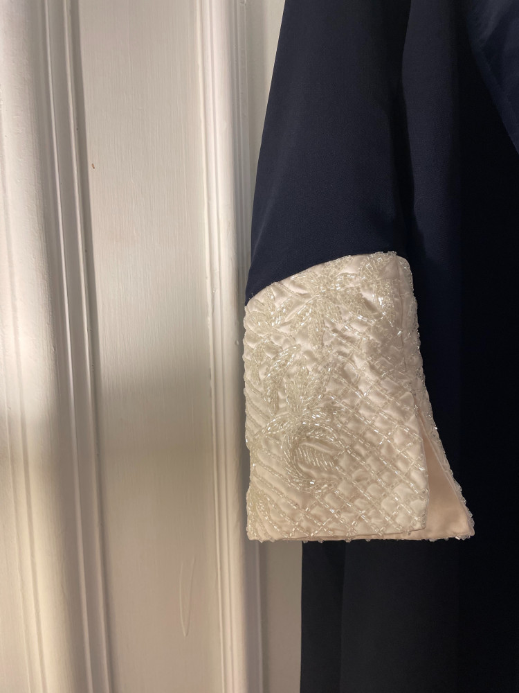 عباية بشك يدوي في الاكمام