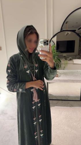 عباية مخمل شك يدوي