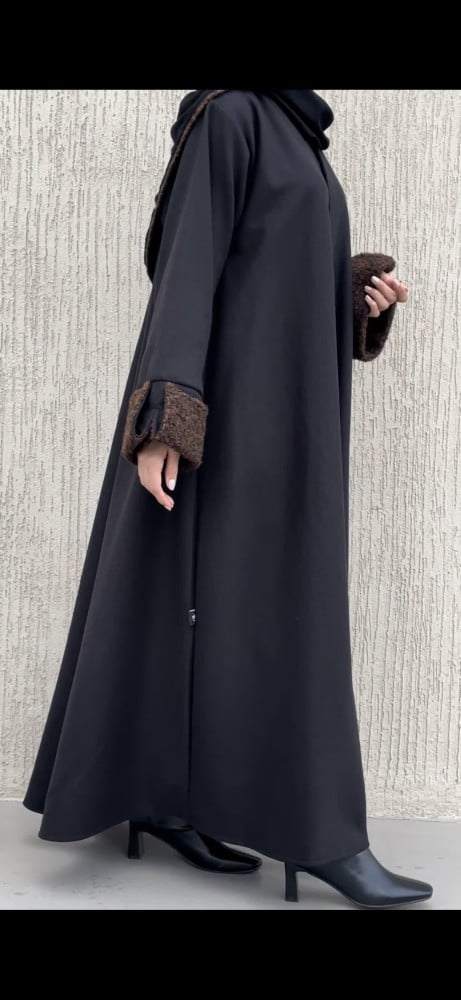 عبايه جوخ اسود