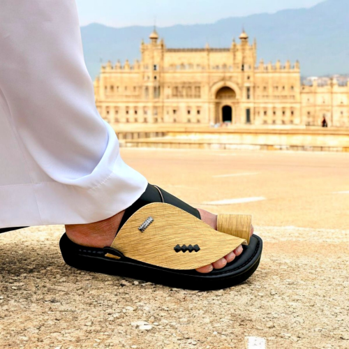 حذاء شرقي صناعة وطنية