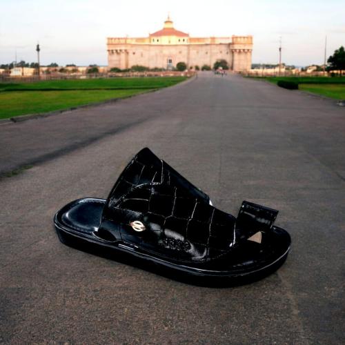 حذاء شرقي ارتفاع وسط