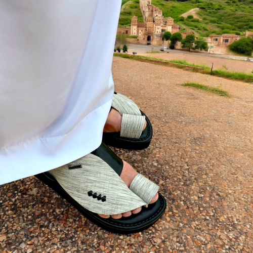 حذاء شرقي -صناعة وطنية