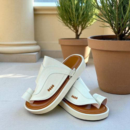 حذاء شرقي صناعة وطنية