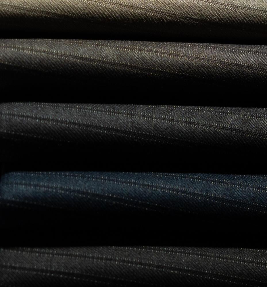 أفضل أنواع الأقمشة الشتوية لعام 2025 | دليل الأناقة والدفء من وجيه الشرق