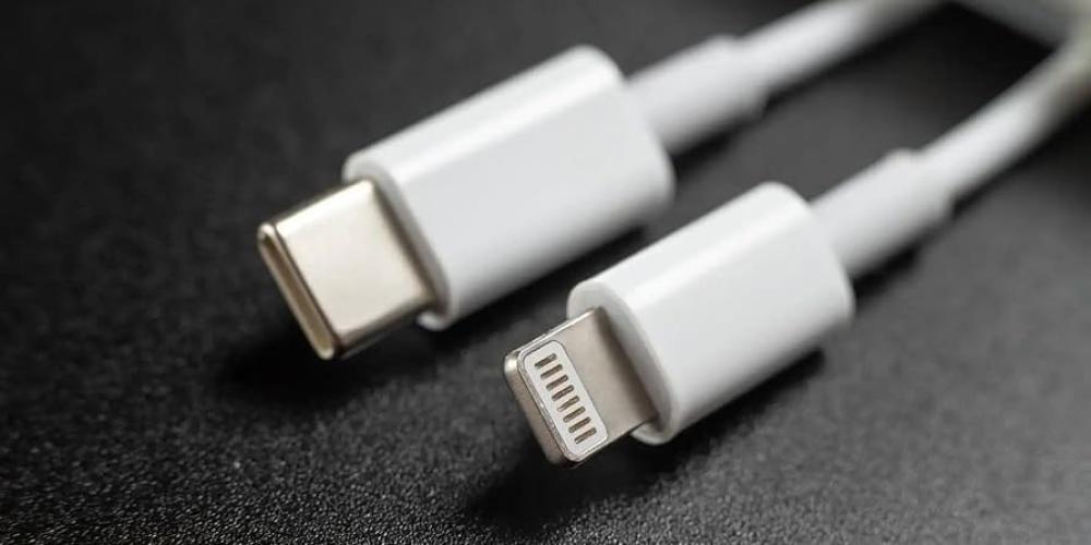 لماذا يجب عليك استخدام الشواحن المعتمدة من ابل لهواتف آيفون؟