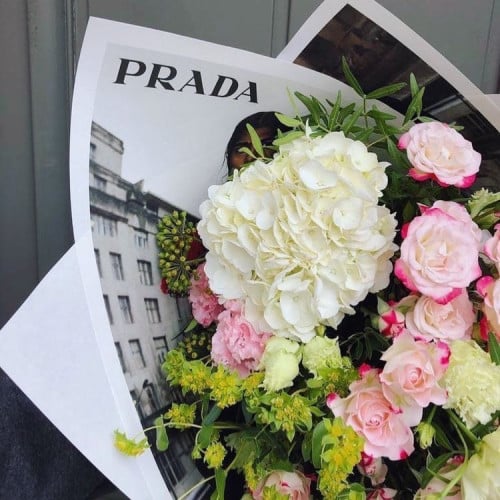 ورق تغليف / prada