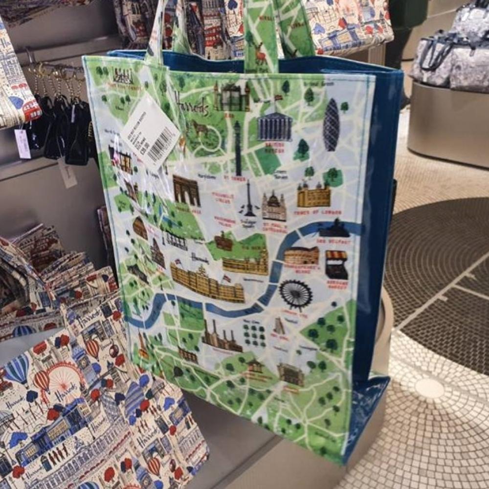 كيس وسط هارودز Harrods