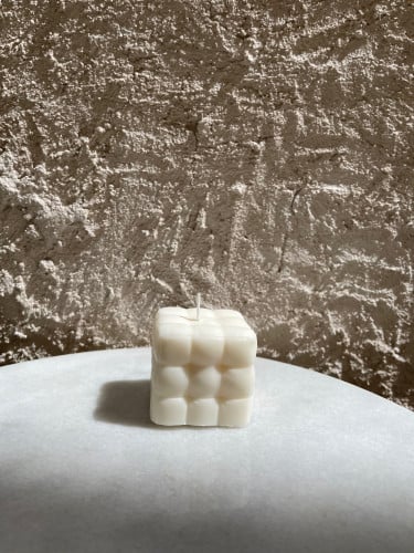 شمعه  مكعب الشوكولاته.