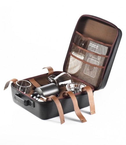 شنطة v60 متكامله حجم وسط اسود.