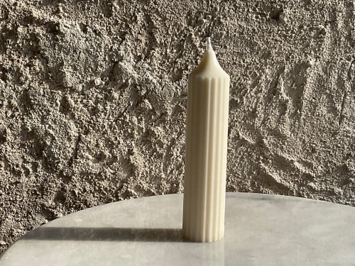 شمعة الكلاسيكي صغيرة .