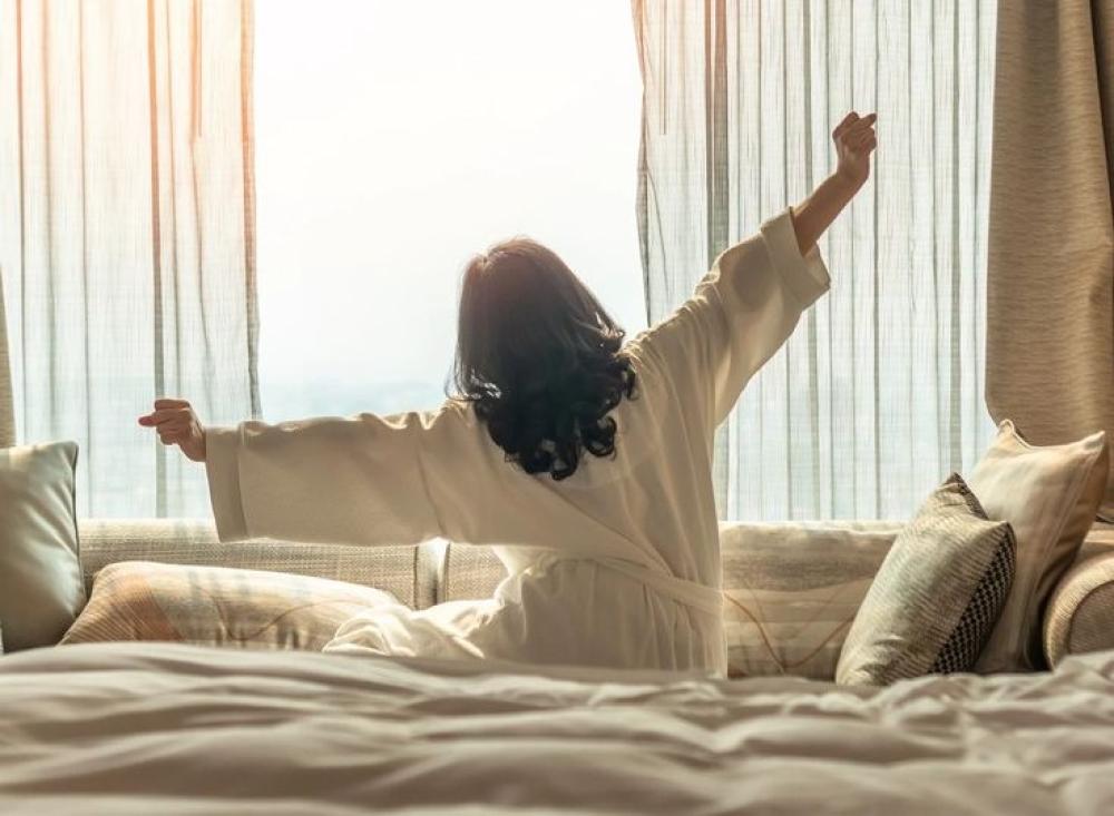 كيف أستيقظ مبكرًا؟ أفضل الطرق لبناء روتين صباحي ناجح بدون تعب