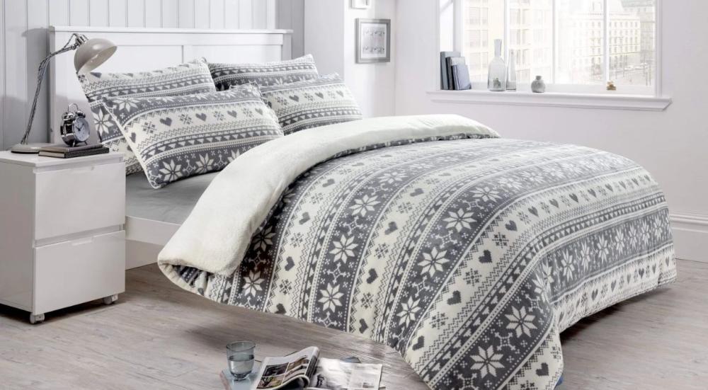 أشكال مفارش سرير فرو