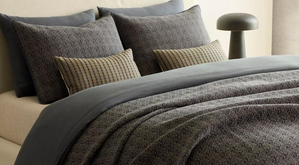 طرق تنسيق مفارش السرير