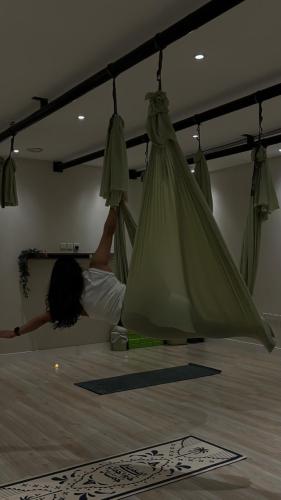 Thursday 15 May - Aerial Deep stretching