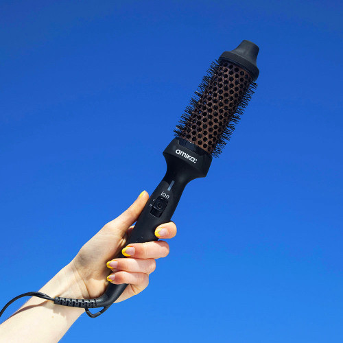 Amika blowout babe thermal ionic hairbrush Levirgo beauty