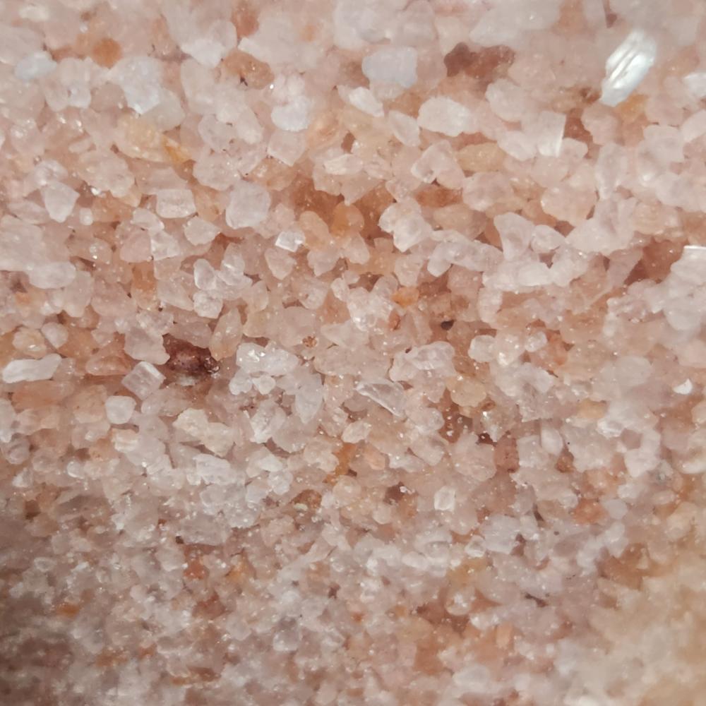 ملح الهيمالايا الوردي للطيور وجميع الحيوانات حبيبات 1 كجم