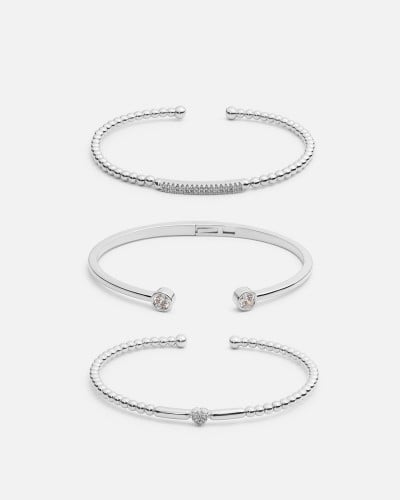 طقم اساور نسائي بتصميم متفرد بلون فضي