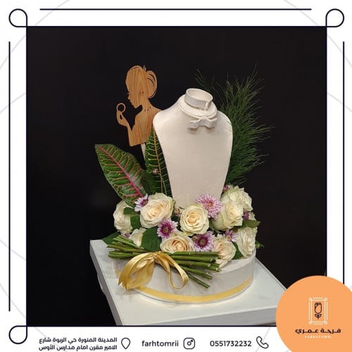 تنسيقة ذهب مجسم قطيفة .