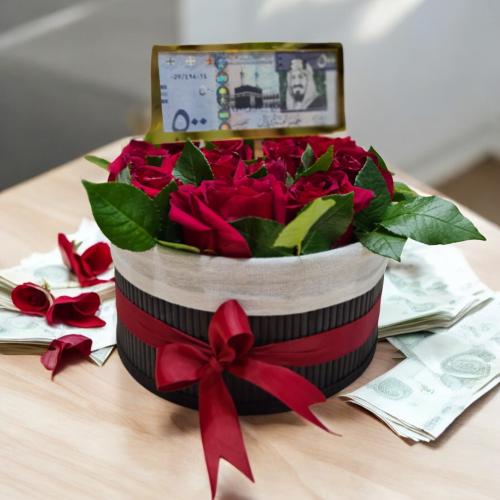 بوكس ورد طبيعي مع ظرف مبلغ مالي .