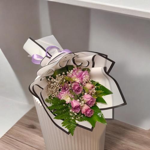 باقة الجوري و الكريز والجبسو