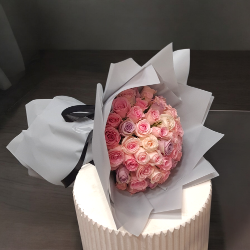 بوكية كلاسيك ( اختر عدد الزهور واللون ) .