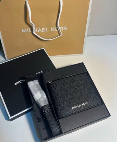 طقم مايكل كورس ميداليه و محفظه