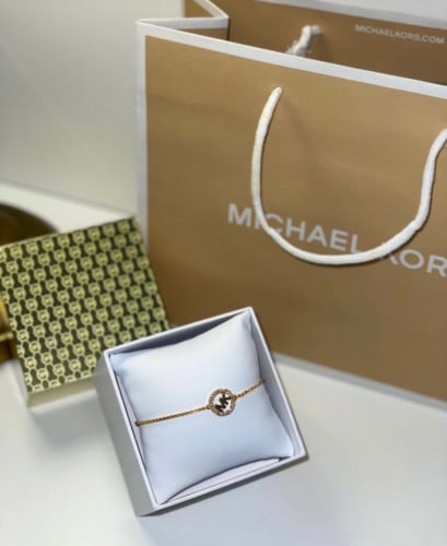 اسواره مايكل كورس