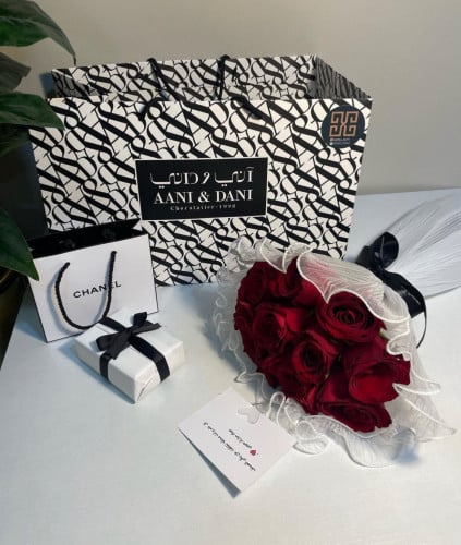 تنسيق عطر بلو شانيل وكيك اني وداني وباقه ورد