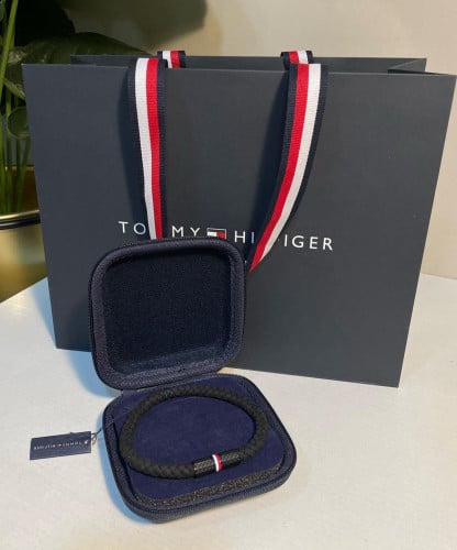 اسواره تومي مع التنسيق