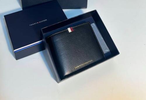 محفظه تومي هيلفيقر اسود