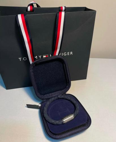 اسواره تومي هيلفيقر