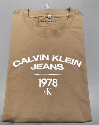 تيشيرت كالفن كلاين M مع باقه ورد
