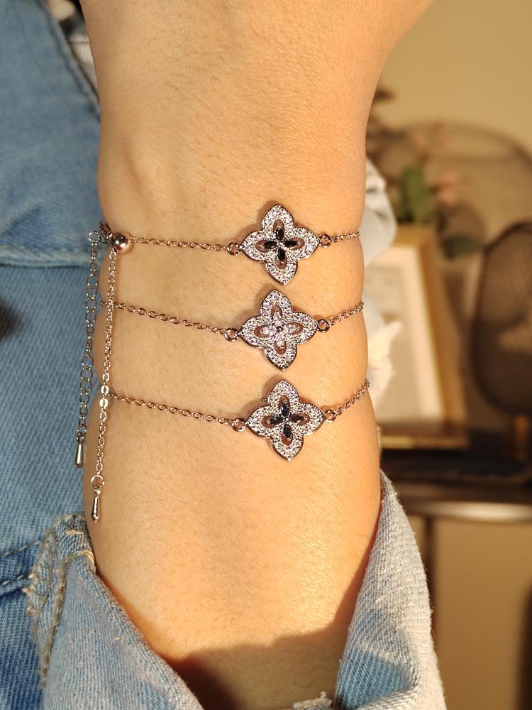 اساور روبرتو كوين