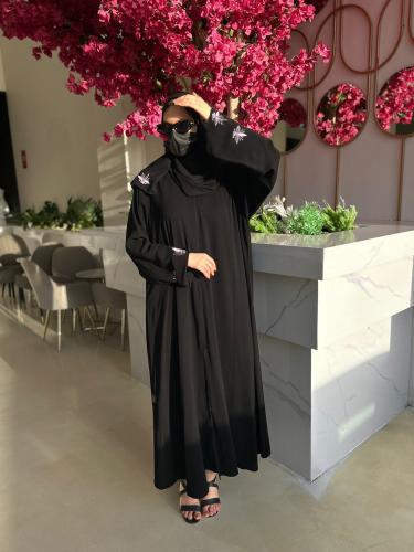 عبايه نص كلوش