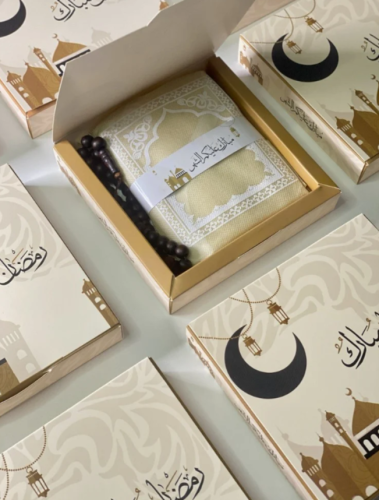 سجادة صلاة + مسبحة