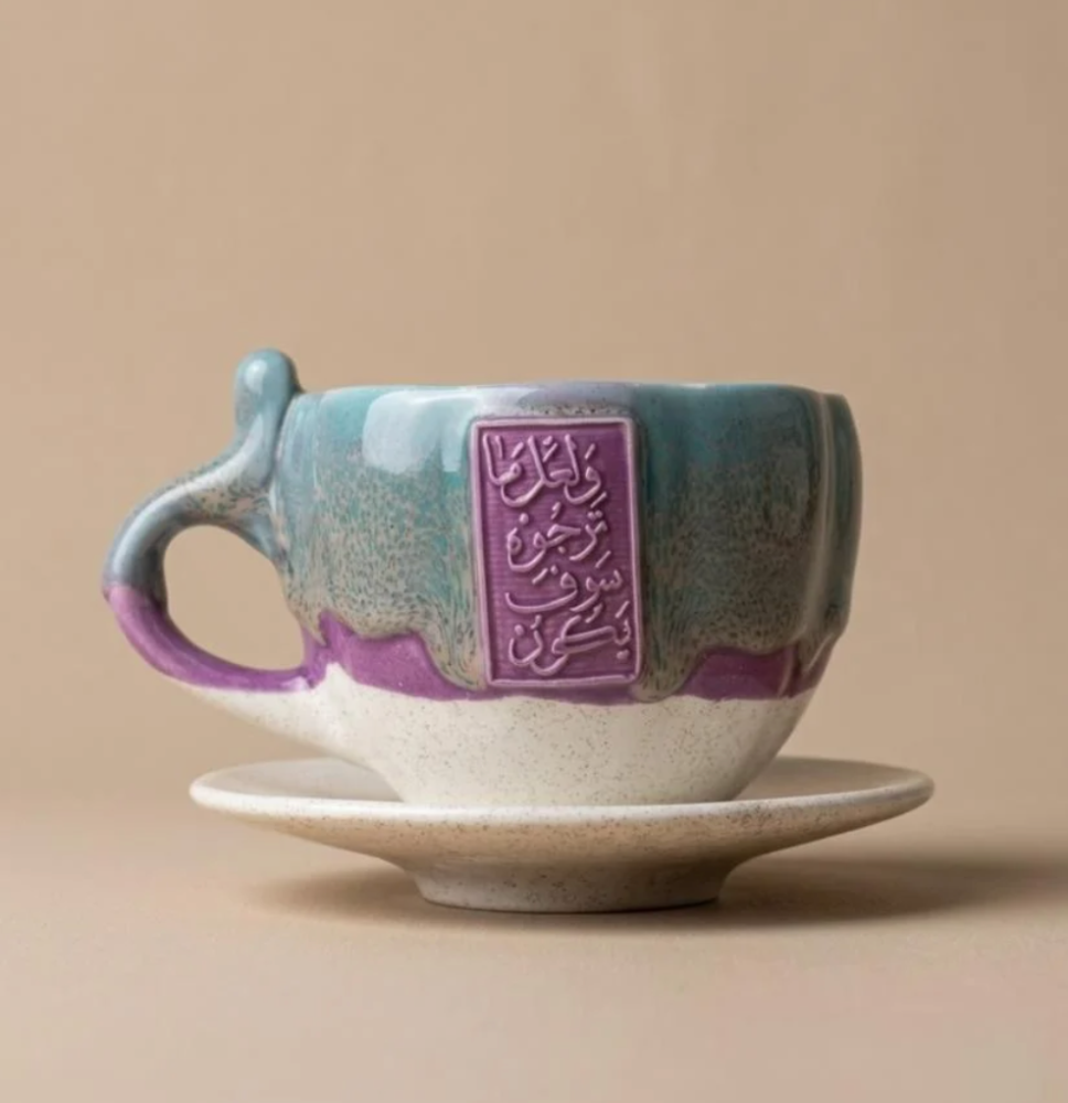 ☕ هل يؤثر الكوب فعلًا على طعم القهوة؟