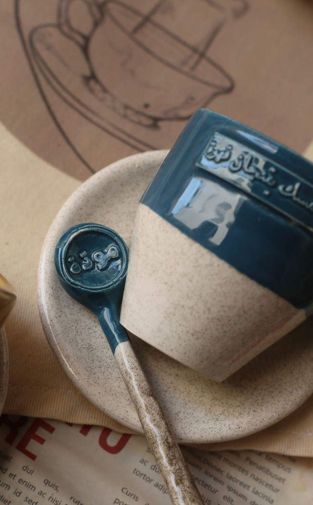 كوب إسبريسو مُلحق بملعقة