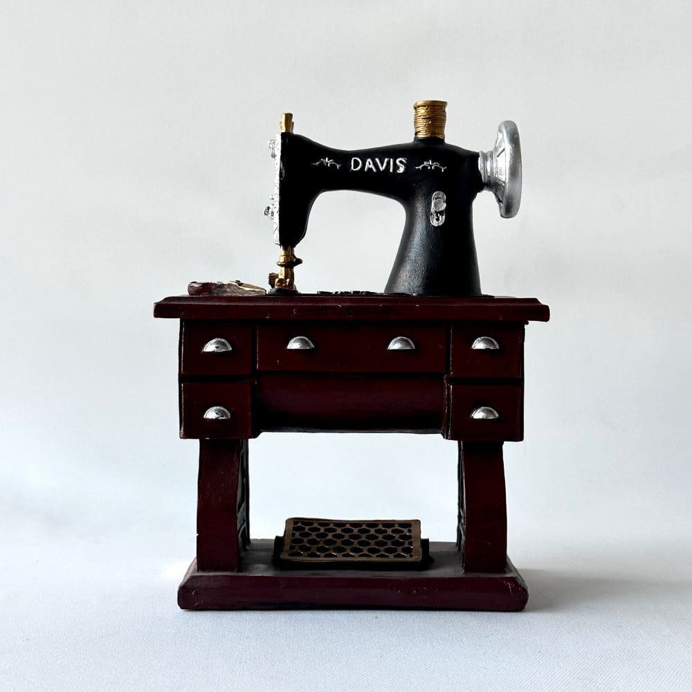 SEWING MACHINE ANTIQUE
