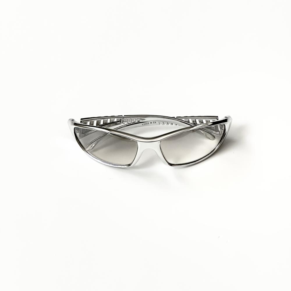 SPORTY SUNGLASSES