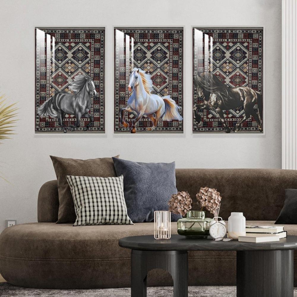 ثلاث لوحات جدارية مع برواز واكريلك شفاف بتصميم حصان