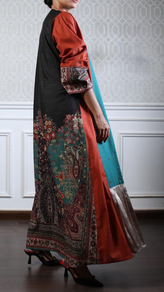 عباية فاخرة باللون الطوبي